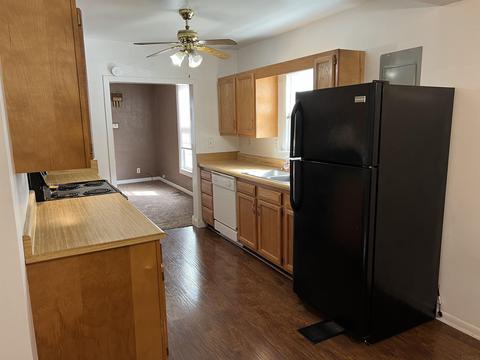 519 E Walnut St, Greentown, IN 46936 photo 2