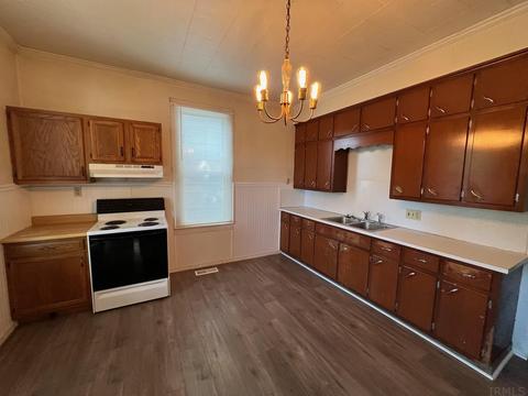 412 E 7th St, Jasper, IN 47546 photo 4