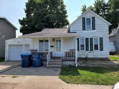 411 E Walnut St, Argos, IN 46501 photo 1