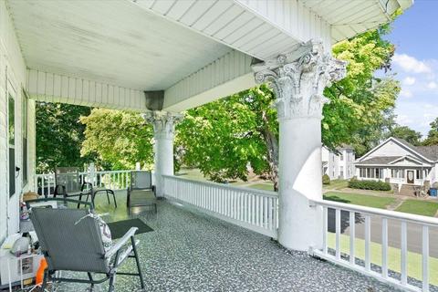 215 E 7th St, Mount Carmel, IL 62863 photo 4