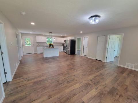 1118 W Hazel St, Mitchell, IN 47446 photo 5