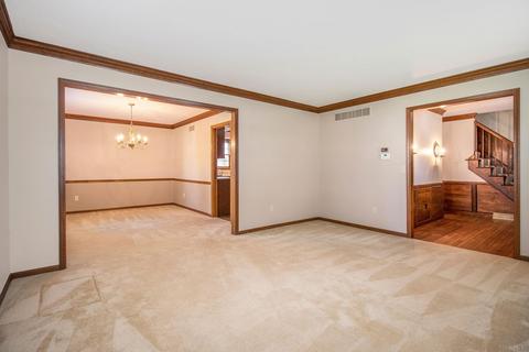 10119 Rain Drop Cir, Granger, IN 46530 photo 10
