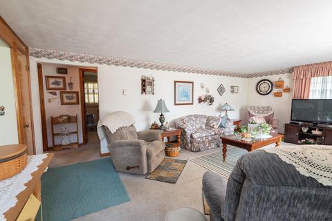 508 Howard Ct, Fairmount, IN 46928 photo 6