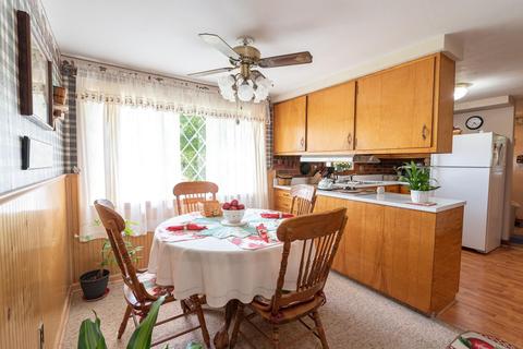 508 Howard Ct, Fairmount, IN 46928 photo 9