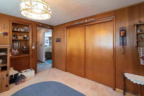 508 Howard Ct, Fairmount, IN 46928 photo 18