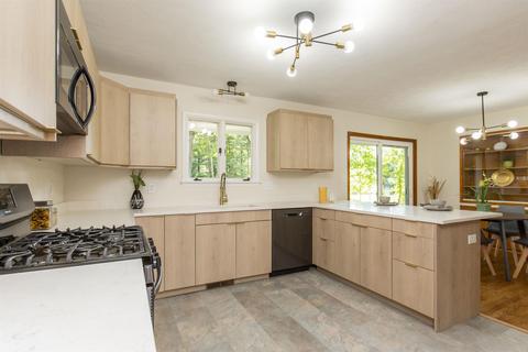 52484 Hickory Rd, Granger, IN 46530 photo 11