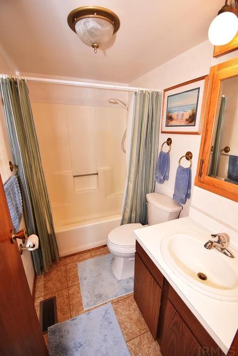 8209 E County Road 700 N, Forest, IN 46039 photo 22