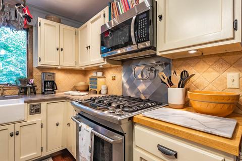 2742 E Buttonwood Ln, Bloomington, IN 47401 photo 6