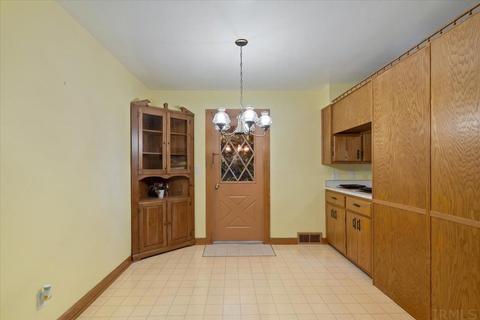 910 Schroeder Ave, Jasper, IN 47546 photo 10