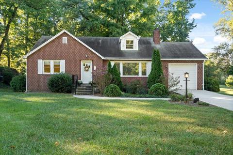 910 Schroeder Ave, Jasper, IN 47546 photo 1