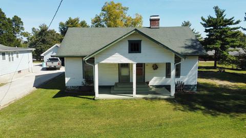 904 Teke Burton Dr, Mitchell, IN 47446 photo 2