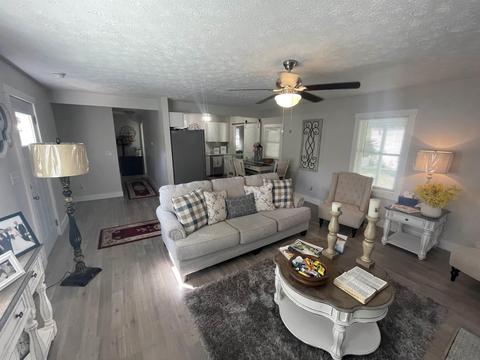 210 Oolitic Rd, Bedford, IN 47421 photo 3