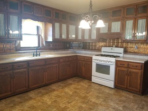 910 E Main St, Albion, IN 46701 photo 6