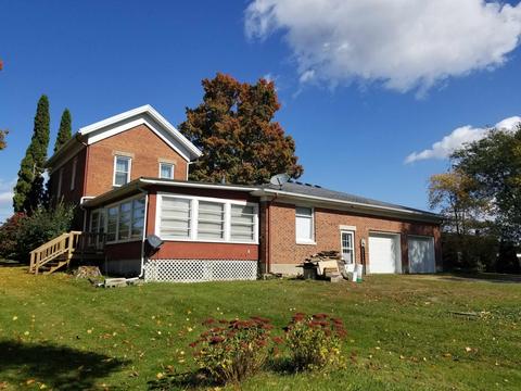 910 E Main St, Albion, IN 46701 photo 3