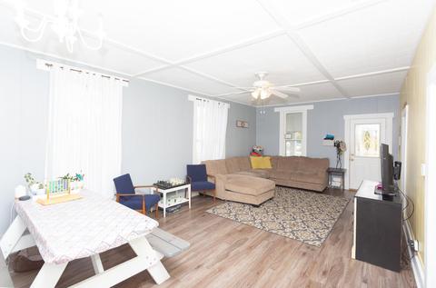703 E Walnut St, Greentown, IN 46936 photo 6