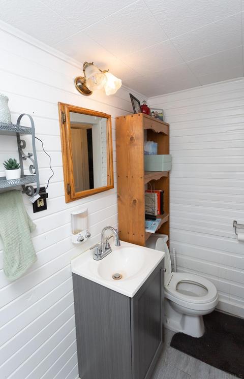 703 E Walnut St, Greentown, IN 46936 photo 17