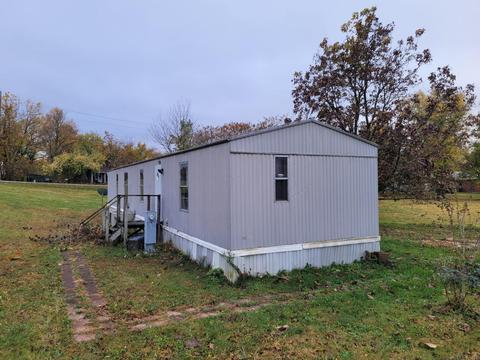 514 E Wells Ave, Mitchell, IN 47446 photo 1
