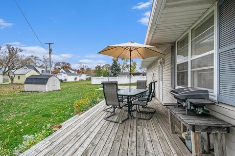 851 E John St, Nappanee, IN 46550 photo 7