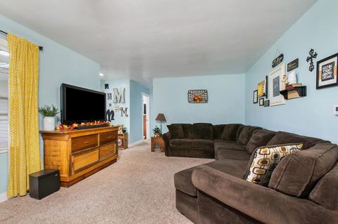 851 E John St, Nappanee, IN 46550 photo 9