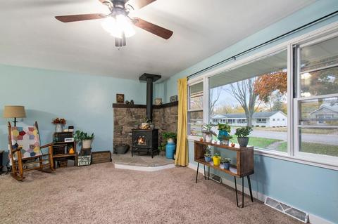 851 E John St, Nappanee, IN 46550 photo 10