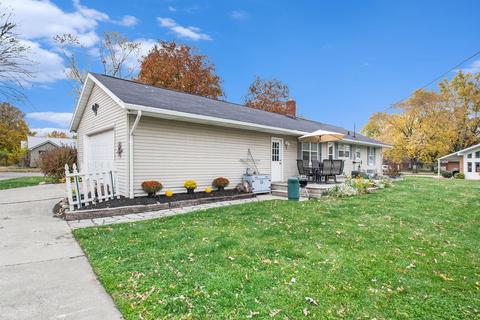 851 E John St, Nappanee, IN 46550 photo 4