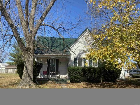 613 W Oak St, Mitchell, IN 47446 photo 1