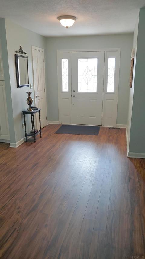 326 Willard Dr, Auburn, IN 46706 photo 4