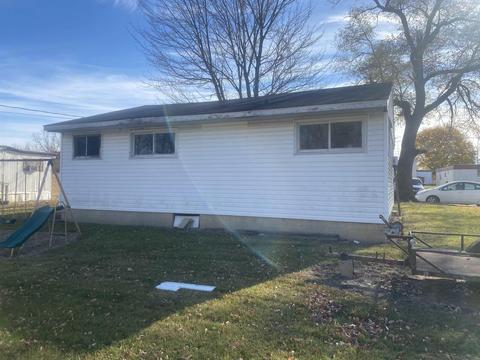 112 W Sam St, Dunkirk, IN 47336 photo 2