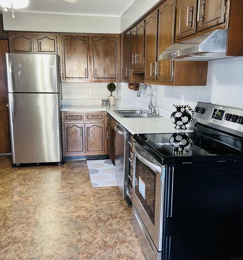 702 E Seventh St, Auburn, IN 46706 photo 7
