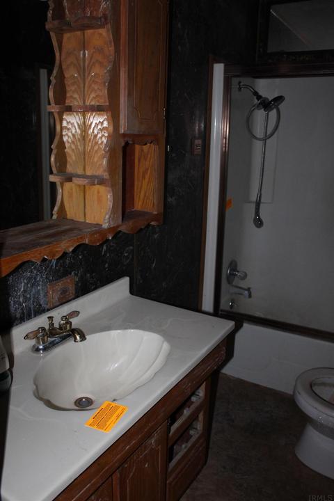 303 E Vine St, Mitchell, IN 47446 photo 11