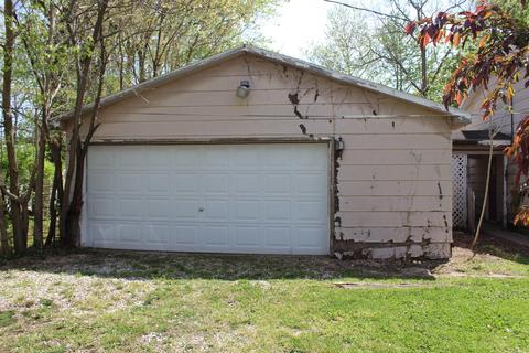 303 E Vine St, Mitchell, IN 47446 photo 2
