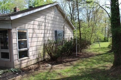 303 E Vine St, Mitchell, IN 47446 photo 3