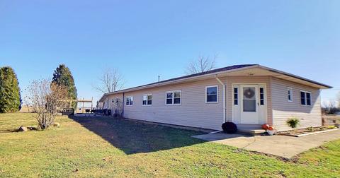 305 Washington St, Windfall, IN 46076 photo 3