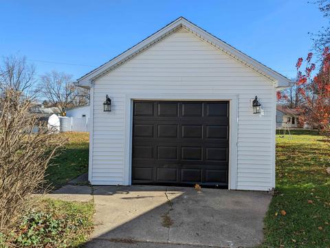321 James St, Butler, IN 46721 photo 7