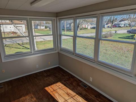 321 James St, Butler, IN 46721 photo 9