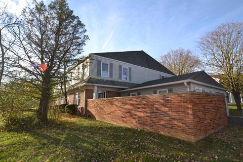 932 E Waterloo Dr, Bloomington, IN 47401 photo 1