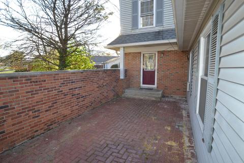 932 E Waterloo Dr, Bloomington, IN 47401 photo 4