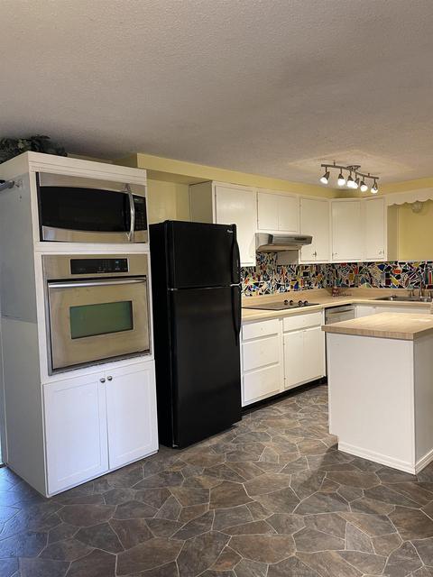 225 E Walnut St, Waterloo, IN 46793 photo 3