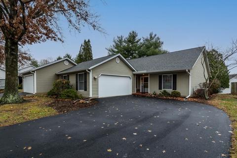 736 E Pepperridge Dr, Bloomington, IN 47401 photo 1