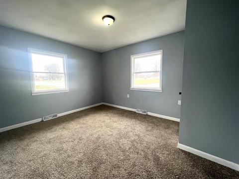 7866 E State St, Dugger, IN 47848 photo 4