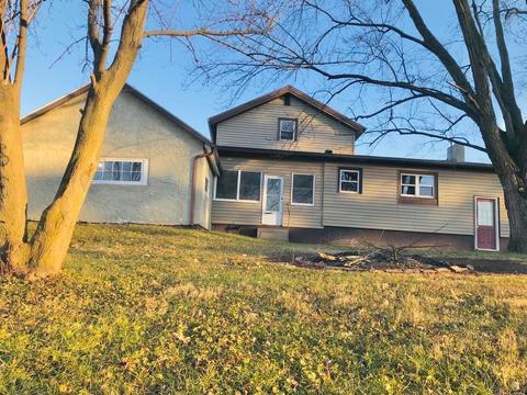 575 N Wayne St, Waterloo, IN 46793 photo 2