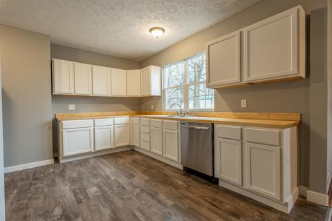 810 E State St, Albany, IN 47320 photo 13