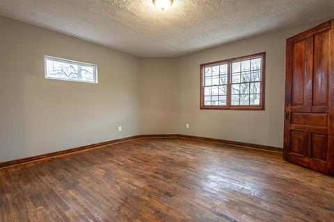 810 E State St, Albany, IN 47320 photo 7