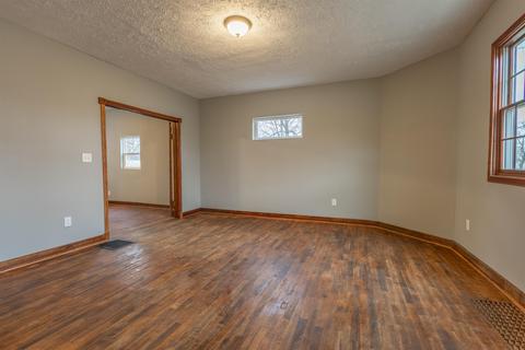 810 E State St, Albany, IN 47320 photo 8