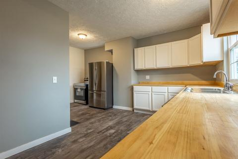 810 E State St, Albany, IN 47320 photo 14