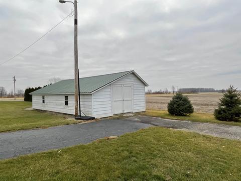 17132 Smith Rd, Yoder, IN 46798 photo 4