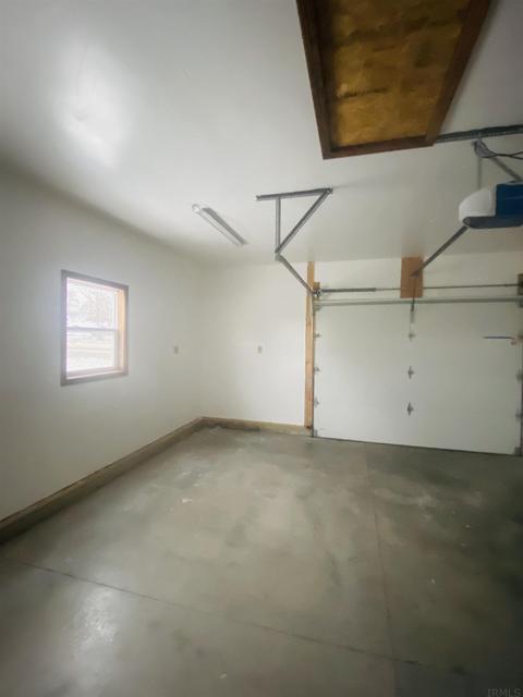 516 E Maple St, Bremen, IN 46506 photo 5