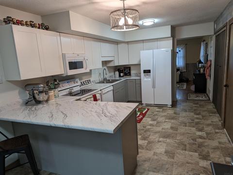 426 E Maple St, Berne, IN 46711 photo 6