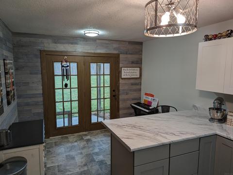 426 E Maple St, Berne, IN 46711 photo 7