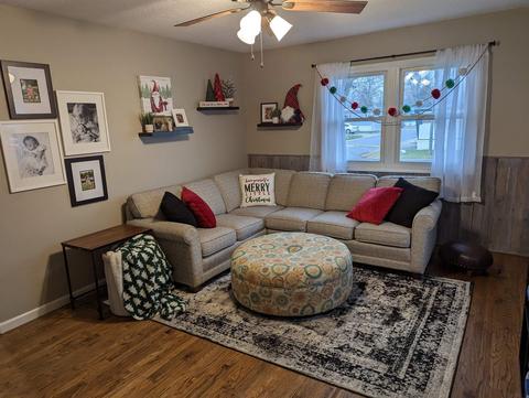 426 E Maple St, Berne, IN 46711 photo 2